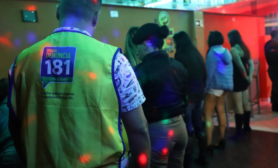 Ação da Força-Tarefa Infância Segura promove fiscalização e conscientização em bairros de Curitiba