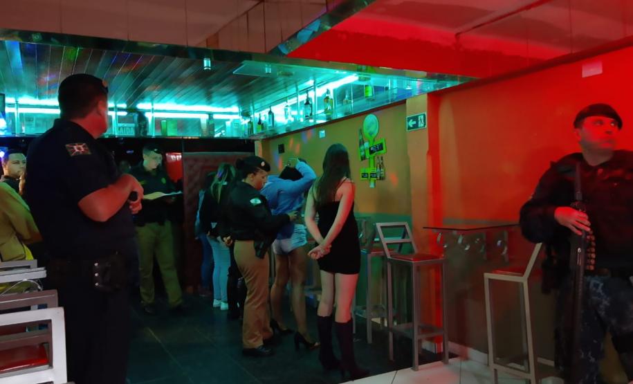 Ação da Força-Tarefa Infância Segura promove fiscalização e conscientização em bairros de Curitiba